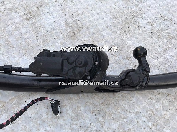 5H9 803 881 D VW Golf 8 mk VIII 2019 20 21 otočné tažné zařízení  - 4