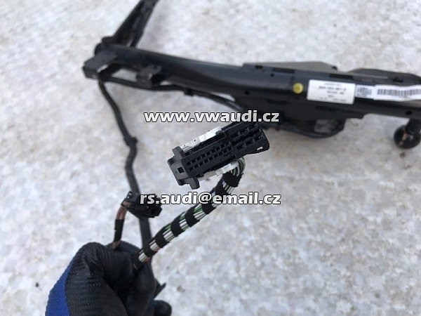 5H9 803 881 D VW Golf 8 mk VIII 2019 20 21 otočné tažné zařízení  - 6