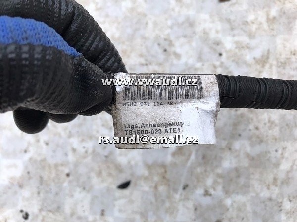 5H9 803 881 D VW Golf 8 mk VIII 2019 20 21 otočné tažné zařízení  - 10