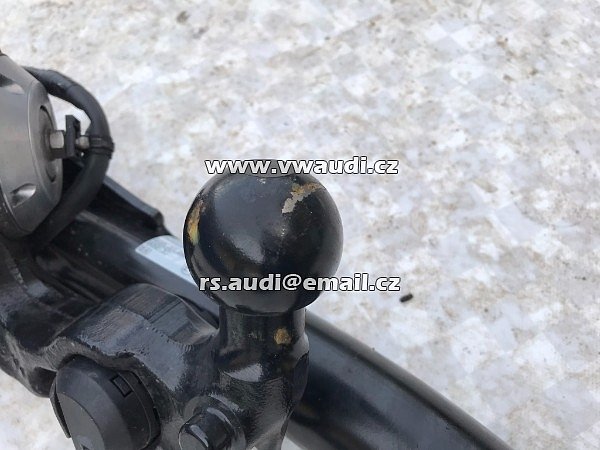 5H9 803 881 D VW Golf 8 mk VIII 2019 20 21 otočné tažné zařízení  - 17