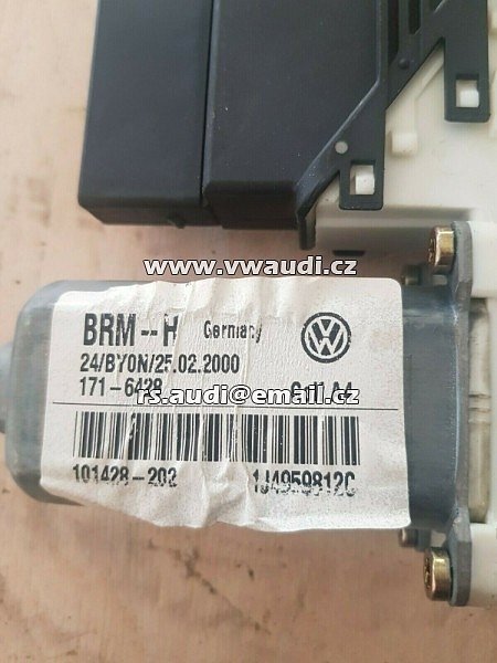  1J4 959 812 C VW GOLF IV (1J1) 1.6 16V Motor regulátoru pravého zadního okna - 2