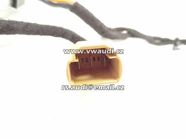 3F0 907 155  zásuvka měnič napětí  invertorová zásuvka měniče napětí 230V - 4