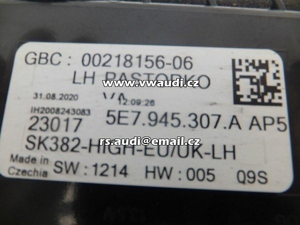 5E7 945 307 A Zadní světla LED Škoda Octavia 4 IV   Zadní světla Led vnitřní levé  - 2