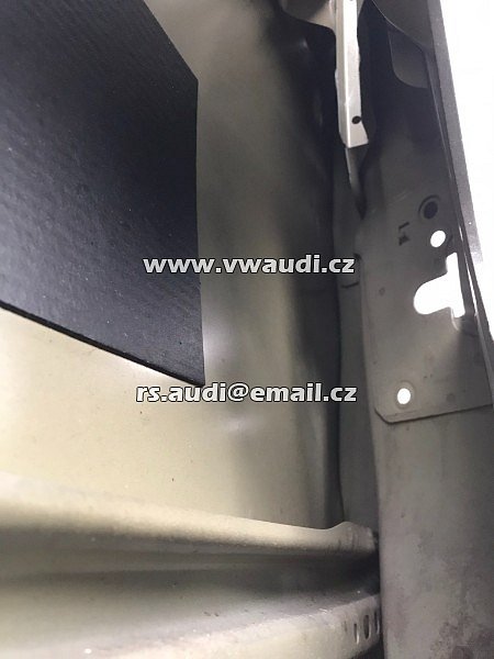 7N0 843 208 P Dveře VW Sharan (7n1, 7n2) 7N0 843208P Zadní pravé dveře  OPRAVENO - 5