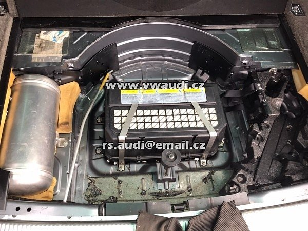 NA NÁHRADNÍ DÍLY VW Touareg / Typ 7L / V10 / 5,0 l / 4921 cm / 230 kW / 313 k - 4