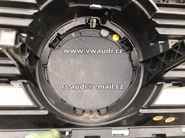 2K5 853 653 A mřížka maska přední grill    VW Caddy IV  - 8