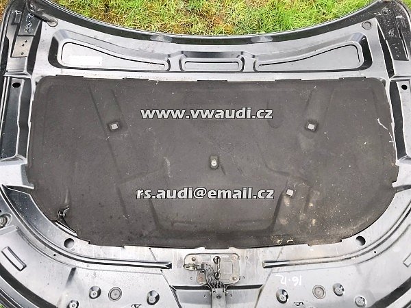 Audi A4 8E B7 2005 06 07   Kapota přední  Tlumení hluku - deka do kapoty , odhlučnění motoru zvuková izolace . - 2