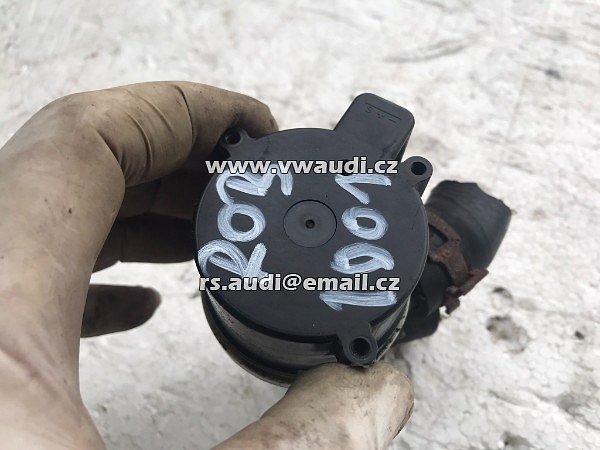 5N0 965 561 A přídavné čerpadlo Audi Seat Škoda VW Golf 6  - 6