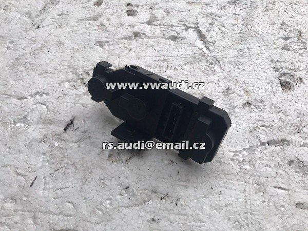 RF BL 31 58B AUDI A6 C5 AVANT ZADNÍ LEVÝ PRAVÝ DRŽÁK ŽÁROVKY D RFBL3158B - 2