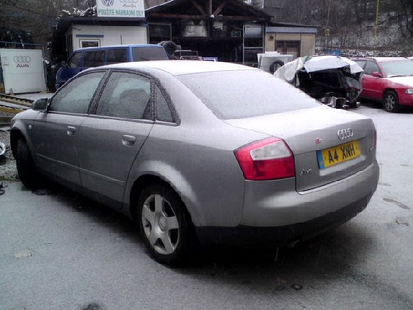  AUDI A4 B6 2,0 2002  NA NÁHRADNÍ DÍLY - 2