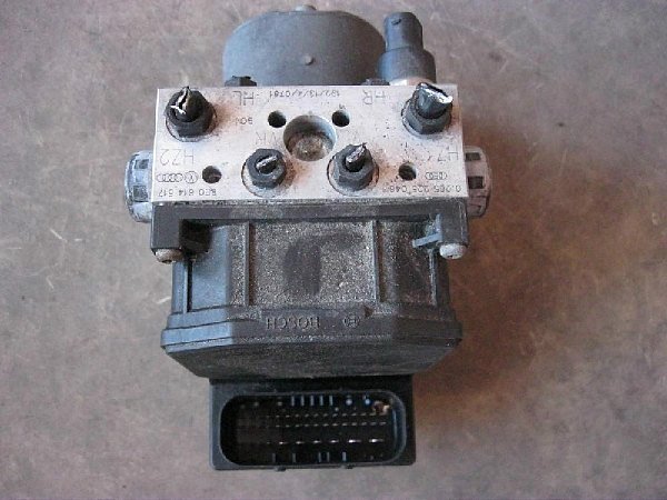  8E0 614 517  ABS  hydraulický blok  - 2