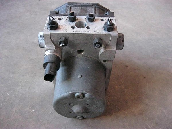  8E0 614 517  ABS  hydraulický blok  - 3