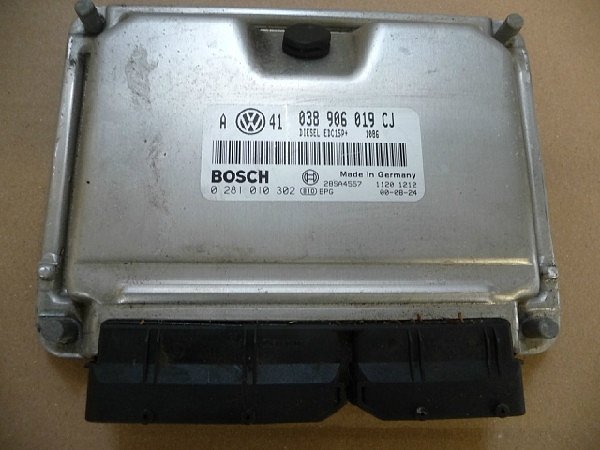 Řídící jednotka motoru ECU   VW Golf Mk4 1,9 TDI - 2