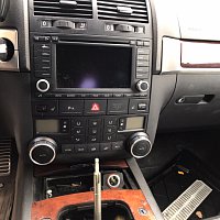 VW Touareg  V10 TDI TOUA 2005  Prodejní typ 7LAAH1 Kód motoru AYH Kód převodovky HAQ Náhradní díly - 26