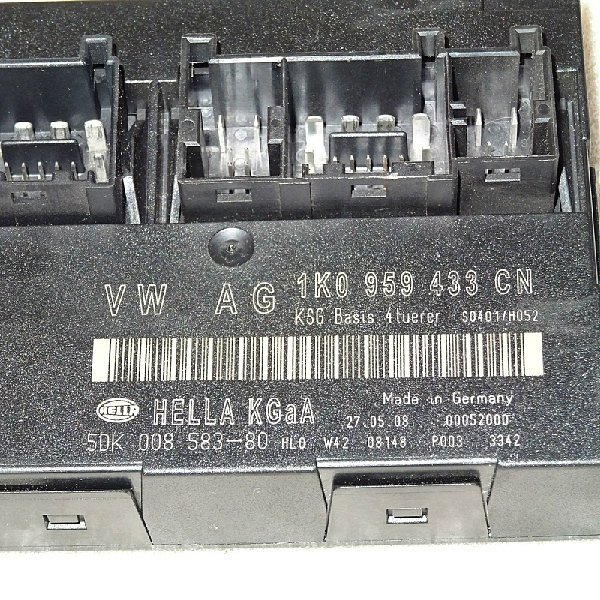 Řídící jednotka centrálního zamykání VW - 3