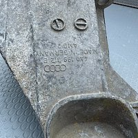 Audi A6 100 C4 2.5 TDI  AEL držák motoru pravý - 3