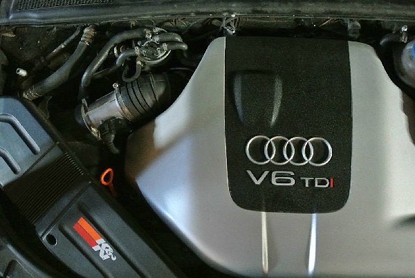 AUDI A4 B6 2001 na náhradní díly  - 5