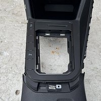 VW Polo VI 2G AW 6F0863289 středová loketní opěrka se středovou konzolou - 7