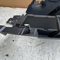 VW T5  Multivan ozdobný panel pro prostor nohou uprostřed 7E5858335A - 6