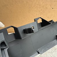 VW T5  Multivan ozdobný panel pro prostor nohou uprostřed 7E5858335A - 11