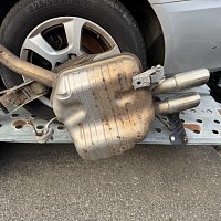 výfuk Audi A4 2,0 TDI CAG CAGA 2.0 TDI 105KW 143PS 2008  8K0 253 409 AA . 8K0 253 609 G - 2