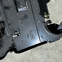 4F0035209C .  4F0035205A .  Audi A4/A5/A6/S6/RS6 4F  držák pro řídící jednotky navigace - 3