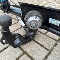 VW Spotrsvan 2020 Elektrické tažné zařízení originál výklopné výkyvné originál - 4