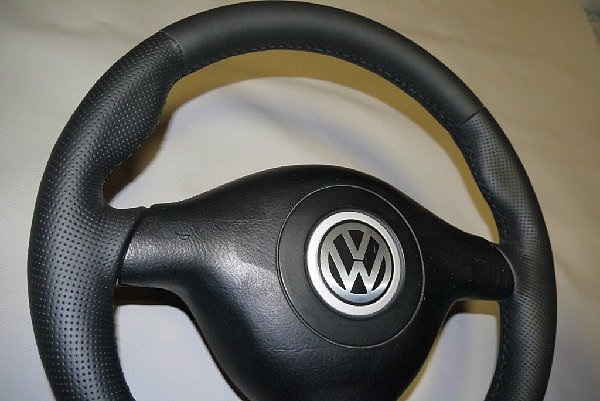 VOLANT 3 RAMENÝ ,KŮŽE, VW Passat 3BG B5 Bora Golf IV 4 R32 GTI PERFOTOVANÁ KŮŽE - 2