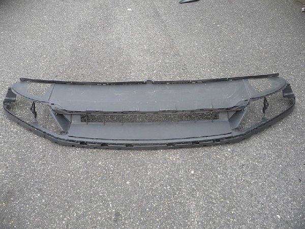 7P6 807 061H Touareg 2011 - 2014 spodní část přeního nárazníku 7P6 807 061H spoiler  - 7