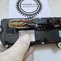 Zobrazovací a obslužná jednotka s řídící jednotkou pro elektronicky řízenou klimatizaci. VW EOS VW GOLF + VYHŘÍVANÉ SEDÁKY - 6