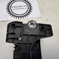 OEM držák adaptivního tempomatu ACC radarového senzoru 3QF907561 VW Passat B8 3G - 4