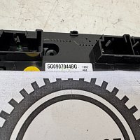 Passat B8 3G zobrazovaci a obsluzna jednotka s ridici jednotkou pro elektron. rizenou klimatizaci pro vozy s vyhrivanim sedacek cerna saten/alu - 4
