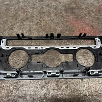 VW Golf 7 5G rám krycího panelu ovládací panel klimatizace 5G1863042 Kartáčovaný - 4