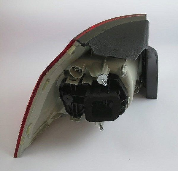 1K6 945 096E  1K6 945 096J VW Golf V 1K Zadní světlo pravé vnější - 2