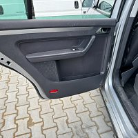 1T0 867 211 BG QZG Výplň dveří (koženka)  VW  Touran 1T 2004  pro vozidla s 8 reproduktory antracitova Dveře zadní levé LZ boční vlevo - 2