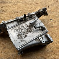sací můstek mezichladiče Audi VW Seat Škoda 04L  2,0 CR TDI - 2