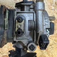 VW Golf III 1991-1998 1.6 8V Centrální vstřikovací jednotka / karburátor 0438201509 032133023B BOSCH - 12