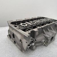 04E 103 064 F  . 04E 103 404 AE  Hlava válců s ventily kompletní  1.4 TSI - 2