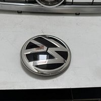 3D0 853 601 E / 3D0 853 601F JZA  znak VW  přední radar maska  ​​Passat 3C PHAETON 2 - 2