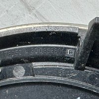 3D0 853 601 E / 3D0 853 601F JZA  znak VW  přední radar maska  ​​Passat 3C PHAETON 2 - 7
