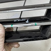 VW  Sharan 7N 2010 - Přední mřížka mřížky černá Chrom - 16