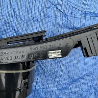 Držák nápojů na středové konzole rám řazení VW Golf 7 5G1863245F - 5