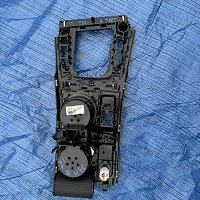 Držák nápojů na středové konzole rám řazení VW Golf 7 5G1863245F - 6