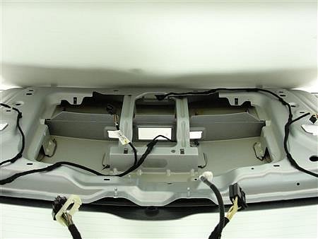VW Touran VW Touran  1T3 zadní dveře , zadní víko , sklo ,PÁTÉ DVEŘE , barva  LA7W - 4