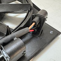 8W0121003D PŘEDNÍ VENTILÁTOR CHLADIČE AUDI A8 L D5 4N  8W0 959 455 P + 8W0 959 455 N - 14