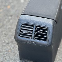 VW GOLF 7 VII interier LOUNGE loketní bederní středová opěrka tunel - 3