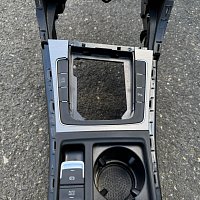 VW GOLF 7 VII interier LOUNGE loketní bederní středová opěrka tunel - 10