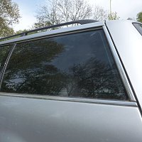 VW Passat B5,5 SKLO 3B9 845 297 AK okno bocni vlevo zelena 3B9 853 345 +  lista ozdobna vlevo dole  Combi 4ZB  04/02-06/05 7Z7 hlinik-leskly - 2