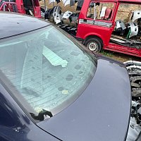 Audi A4 B5 1996 97 98 8D0 8D5  SEDAN LIMUZÍNA ZADNÍ OKNO SKLO  zadni vyhrivane  s antenou zelena  limuzina - 2