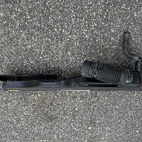 Vzduchové potrubí na předním nosiči zámku originál VW Audi Seat Škoda 5Q0129254H - 2